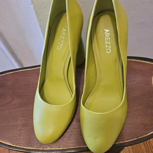 Lime Green Women's Heels - Picture 3 of 6